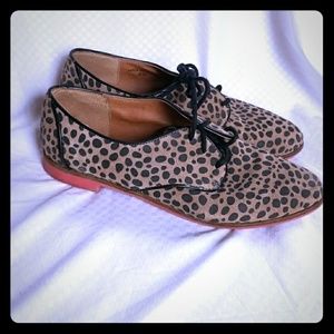 Cute patterned laced oxfords